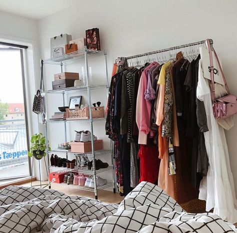 Room With Clothes Rack, Clothes Rack Aesthetic, Clothing Rack Aesthetic, Ikea Omar, Mood Bedroom, Organized Wardrobe, Decorating Your Bedroom, Colorful Eclectic, Aesthetic Bedroom Ideas