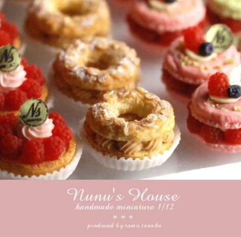 Mini Sweets, Miniture Food, Mini Pastries, Miniature Artist, Miniature Foods, Miniature Bakery, Paris Brest, Tiny Treats, Miniature Cake