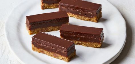 Kirsten Tibballs' Caramel Slice Recipe Chocolate Caramel Slice, Baking Fails, Milk Chocolate Ganache, Caramel Slice, Ice Cream Mixture, Chocolate Snacks, Slices Recipes, Baking Tins, Chocolate Caramel