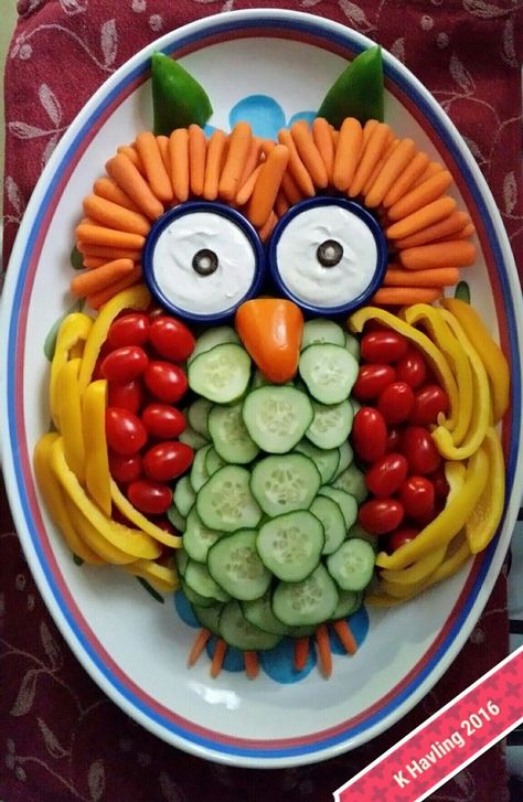 Birthday Meals, Nesting Party, Fruit Creations, Fruit Platter Designs, Decorações Com Comidas, Vegetable Tray, Food Art For Kids, Amazing Food Decoration, Food Memes