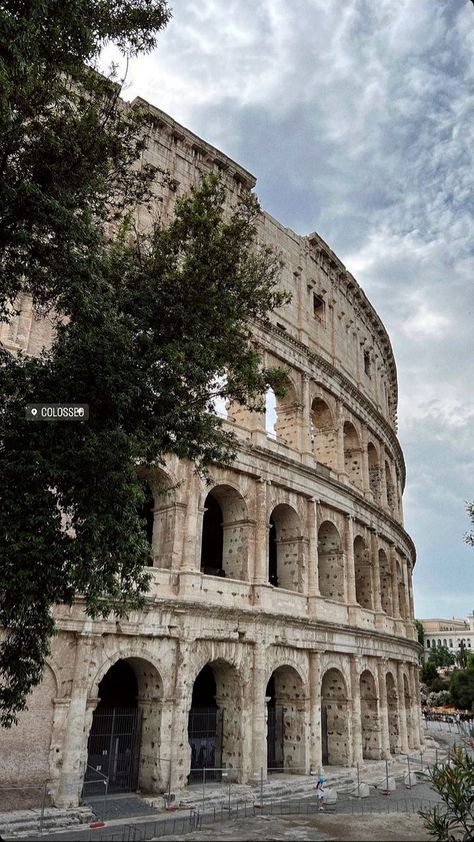 Colleseum Rome Aesthetic, Rome Streets Aesthetic, Colesium Rome Aesthetic, Living In Rome Aesthetic, Rome Story Instagram, Rome Astethic, Rome Instagram Story, Colleseum Rome, Rome In December