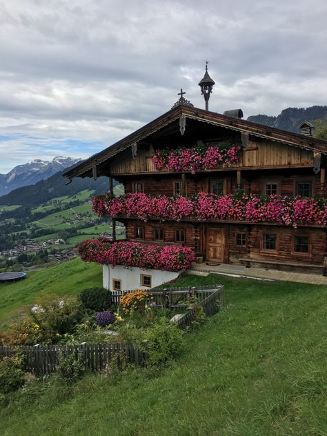 Austrian House Interior, Austrian Alps Aesthetic, House In The Alps, Mountaintop House, Austria Autumn, Austrian House, Austria House, Austrian Village, Europe Hiking