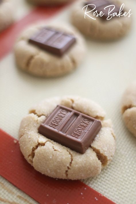 Cookies With Hershey Bars, Hershey Bar Cookies, Peanut Butter Kiss Cookies Recipe, Kiss Cookies Recipe, Kiss Cookie Recipe, Hershey Kiss Cookies, Snowballs Recipe, Peanut Butter Kiss, Peanut Butter Kiss Cookies