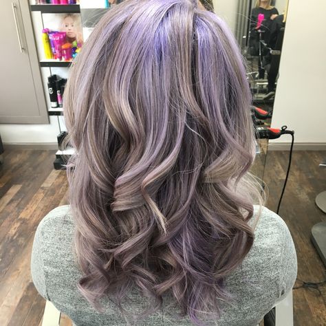 Ashy Purple Hair, Purple Hair Lavender, Silver Lavender Hair, Silver Purple Hair, Lilac Hair, Lavender Hair, Fashion Tutorial, Hair Inspiration Color, Summer Hair