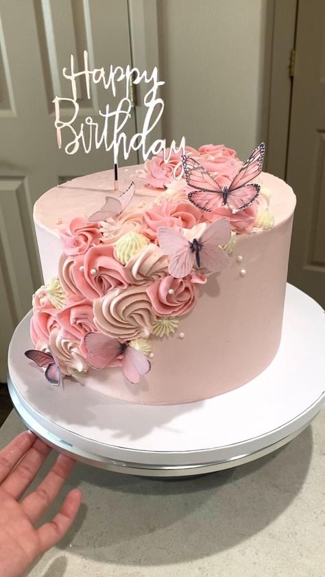 Aesthetic Rosa, Butterfly Cakes, 10th Birthday Parties, Co Workers, Birthday Party Cake, Party Cake, 10th Birthday, Love Can, Party Cakes