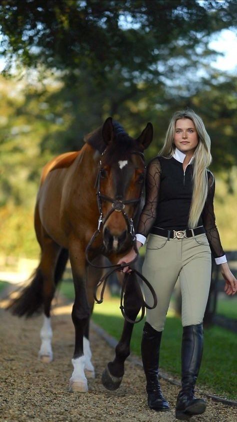 Flat Riding Boots, Equestrian Girls, Woman Outfit, Equestrian Decor, English Riding, Womens Riding Boots, Equestrian Lifestyle, Equestrian Riding, Riding Breeches