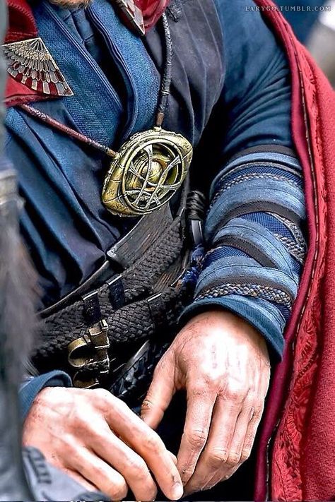 Some close-ups.  Benedict's hands - we love them! Dr Strange Costume, Marvel Wall Art, Marvel Wall, Doctor Strange Marvel, Marvel Photo, Marvel Images, Marvel Posters, Dr Strange, Marvel 3