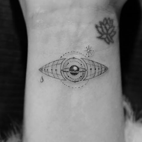 Katy Perry Tattoos, Crown Tattoo Men, Tats Ideas, Hindu Tattoos, Butterfly Wrist Tattoo, Evil Eye Tattoo, Sak Yant Tattoo, Single Needle Tattoo, Steal Her Style