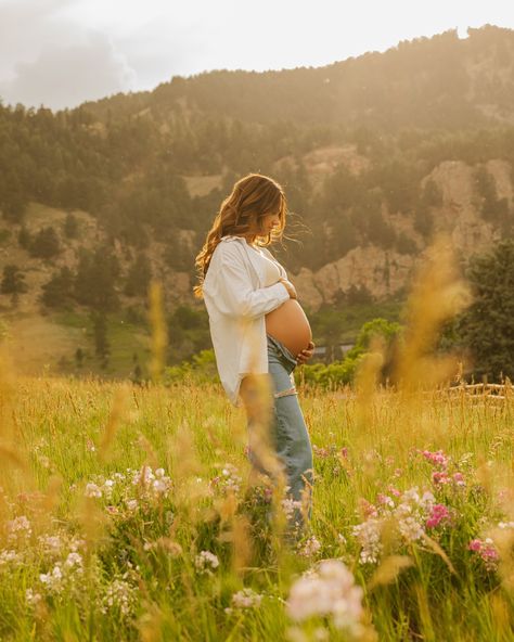 Meghan & Justin’s maternity photos 💜 I cannot wait to see them become parents and for Morty to become a big brother 🫶🏻 Maternity Photos Picnic, National Park Maternity Photos, Casual Maternity Pictures Outdoor, Maternity Pictures In Field, Pregnant Pictures Ideas, Maternity Photography Solo, Outdoor Maternity Photos Fall, Fall Maternity Shoot, Outdoor Maternity Photography