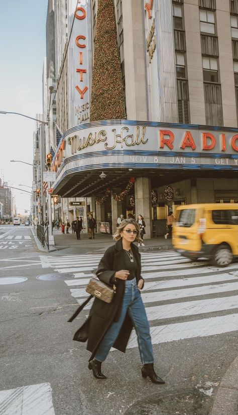 Broadway Play Outfit, Outfit For Broadway Show, Broadway Show Outfit, Broadway Outfit, Outfits Nyc, Broadway Show, Play Outfit, Broadway Plays, New York Pictures