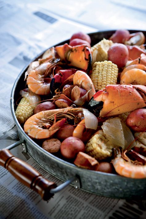 Frogmore Stew Recipe: The Lowcountry in One Pot Frogmore Stew, Country Boil, Boiled Food, Southern Cuisine, Garden Route, Country Cooking, Southern Cooking, Top Recipes, Fish Dishes