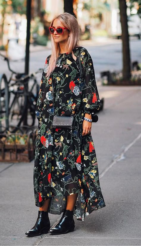 How To Style A Maxi Dress, New York Fashion Week Street Style, Mode Boho, Looks Street Style, Style Spring, Fashion Weeks, Summer Clothing, Mode Inspo, Cool Street Fashion