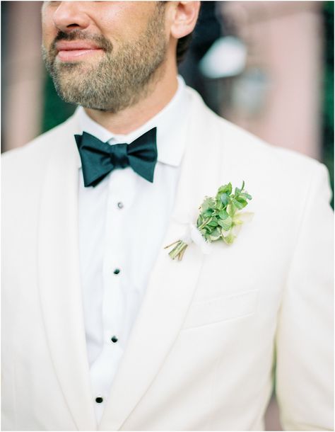 White Tux With Emerald Green, White Suit Green Tie, Charleston Engagement Pictures, Tux Colors, Green Tux, Prom 23, Green Pocket Square, Wedding Couple Pictures, White Tux