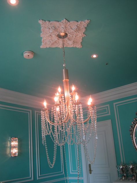 Tiffany Blue Powder Room, Tiffany Blue Closet, Tiffany And Co Room Ideas, Breakfast At Tiffanys Apartment, Tiffany Blue Nursery, Tiffany Inspired Bedroom, Tiffany Blue Rooms, Tiffany Accessories, Tiffany Blue Bedroom