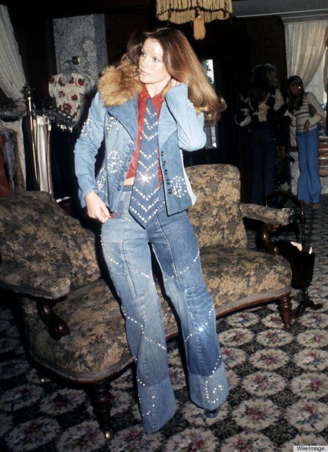 . Priscilla Presley Style, Elvis And Me, Elvis And Priscilla, Priscilla Presley, Dressed To The Nines, Moda Vintage, Famous Celebrities, Denim Outfit, Elvis Presley