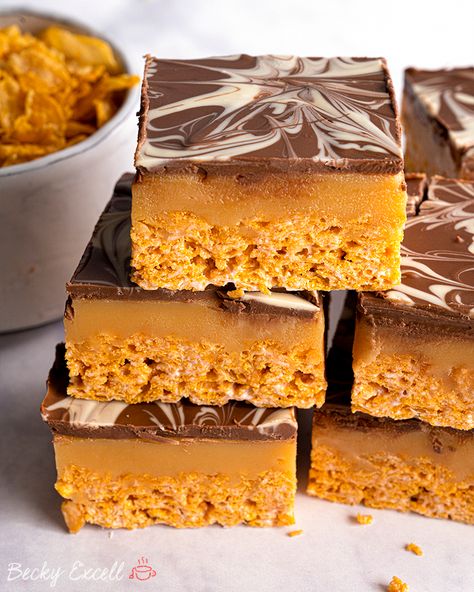 Gluten-free No-Bake Millionaire's Cornflake Bars Recipe Cornflake Millionaire, Millionaire Cornflake Bars, Millionaires Cornflakes, Cornflake Bars, Cornflake Recipes, Gluten Free Low Fodmap, Millionaire Bars, Bars Gluten Free, Gluten Free Cake Recipe