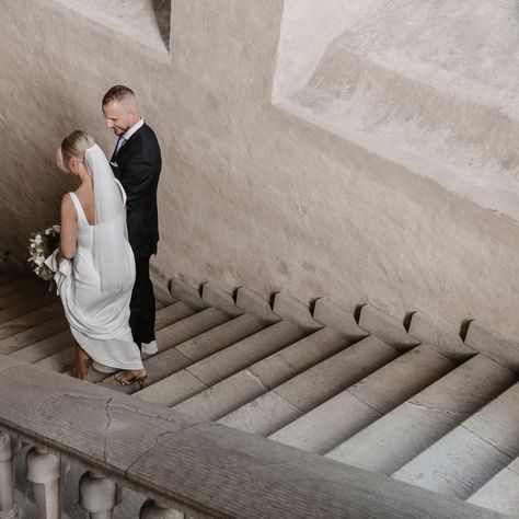 Ida & William 🤍 vigsel i Stadshuset, Stockholm. #stadshuset #vigsel #bröllop #stockholm #citywedding #bröllopsfotograf #bröllop Stockholm, Pins