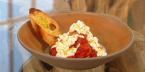 Meatballs in tomato sauce with burrata and crostini Saturday Kitchen Recipes, Meatballs In Tomato Sauce, Braised Greens, Parsley Leaves, Ottolenghi Recipes, Quick Pasta Recipes, Kitchen Ingredients, Quick Pasta, Garlic Clove