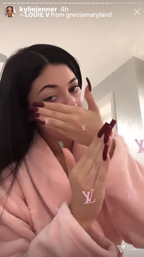 Long Acrylic Nails Kylie Jenner, King Kylie Nails, Kiley Jenner Nails, Uñas Kylie Jenner, Khloe Kardashian Nails, Acrylic Nails Kylie Jenner, Kardashian Nails, Kylie Jenner Blonde, Stile Kylie Jenner