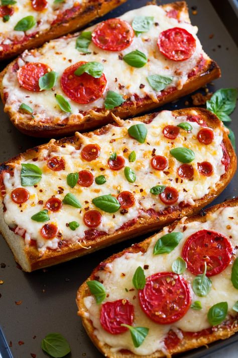 French Pizza, Zucchini Pizza Boats, Pizza Boats, Artichoke Pizza, Homemade French Bread, French Bread Pizza, Easy Homemade Pizza, Pizza Sauce Homemade, Bread Pizza