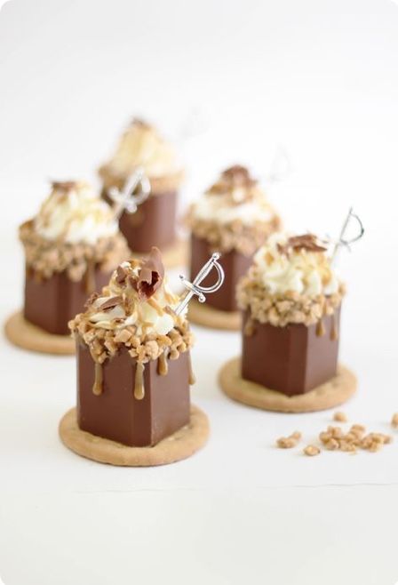 Butter Serving Ideas, Chocolate Shot Glasses, Chocolate Shot, Toffee Bar, Bar Shots, Chocolate Shots, Toffee Candy, Toffee Sauce, Plating Presentation