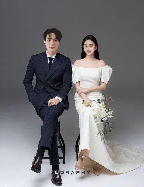 Wedding Korea, Korea Pre Wedding, Korean Wedding Photography, Pre Wedding Photoshoot Outfit, Wedding Photo Studio, Foto Wedding, Wedding Photoshoot Props, Pre Wedding Photoshoot Outdoor, Wedding Couple Photos