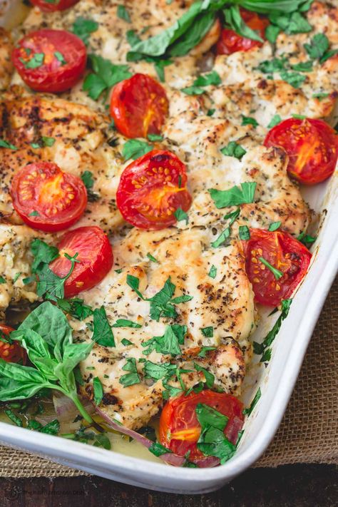 Chicken With Fresh Basil, Chicken Parsley Recipes, Recipes With Fresh Parsley, Recipes With Fresh Basil, Chicken And Basil, Chicken Italian, Italian Baked Chicken, Juicy Baked Chicken, Baked Chicken Recipe