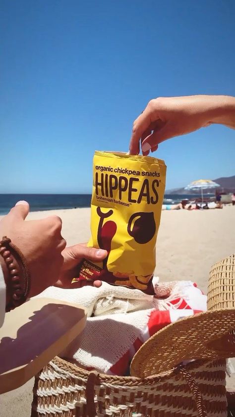 Snacks Photoshoot, Snack Product, Chickpea Snacks, Snack Brands, Product Photoshoot, Beach Couple, Publicidad Creativa, Summer Snacks, Brew Pub