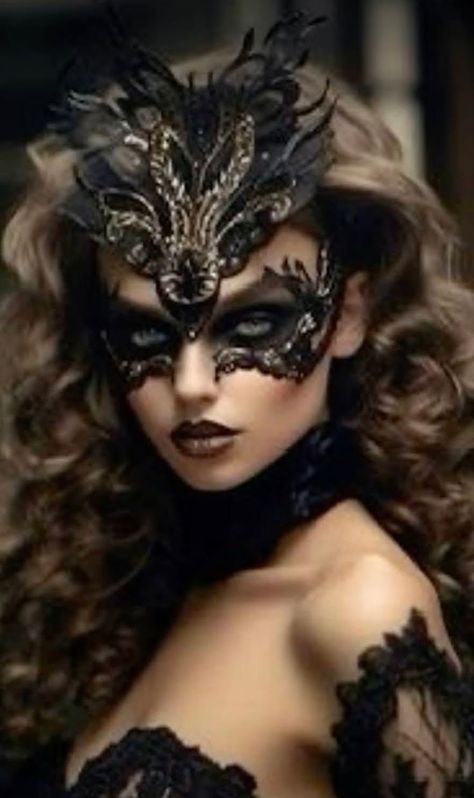 Cocktail Masquerade Outfit, Eyes Wide Shut Costume, Masquerade Costumes For Women, Mascarade Costume, Masquerade Photoshoot, Masquerade Hairstyles, Masked Party, Gothic Masquerade, Diy Masquerade Mask