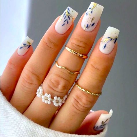 Matte White Square Nail With Leaf And Gold Metallic Script Design. Contains 24 Reusable Press On Nails, File, And Adhesive. New Nail Art Fleur, Milky Nails, Square Nail Designs, Nagel Tips, Nail Designs Spring, Manicure E Pedicure, Matte Nails, Square Nails, Cute Acrylic Nails