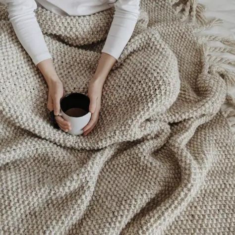 Looking for the best free knitting blanket patterns? We've got you covered with the 15 best free blanket knitting patterns for beginners.