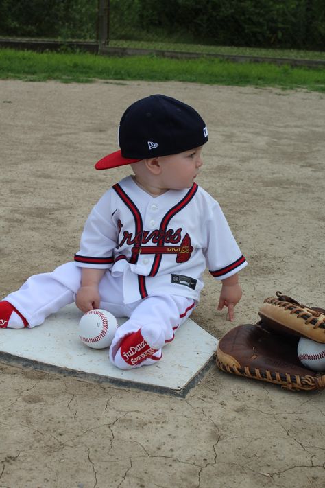 Baseball Baby Pictures, Baseball Theme Birthday, Monthly Pictures, Baby L, 6 Month Baby, Baseball Boys, Baseball Baby, Birthday Themes For Boys, Kids Dress Up