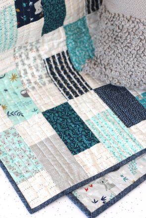 Solid Quilt Pattern, Simple Square Quilt Pattern, Baby Quilts Easy, Colchas Quilting, Boys Quilt Patterns, Diary Of A Quilter, Baby Quilt Tutorials, Quilts Easy, Jelly Roll Quilt Patterns