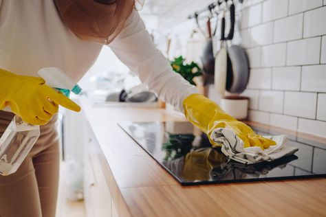 Stovetop Cleaner, Clean Oven Door, Food Poisoning, Oven Cleaner, Speed Cleaning, Oven Cleaning, Electric Oven, Steam Cleaning, Taste Of Home