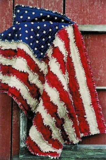 My Cute Idea: American Flag Rag Quilt Flag Rag Quilt, American Flag Quilt, Rag Flag, Quilt Decor, Rag Quilt Patterns, Flag Quilt, Smart Tiles, Patriotic Quilts, Quilt Of Valor