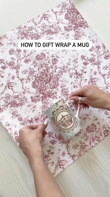 Wrap A Mug, Pretty Gift Wrapping Ideas, Gift Wrapping Techniques, Creative Gift Wraps, Gift Wrapping Inspiration, Gifts Wrapping Diy, Simple Gift Wrapping, Seni Dan Kraf, Creative Gift Wrapping