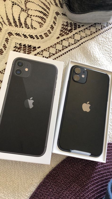 Iphone 11 Noir, I Phone 11 Black, Iphone 11 Black Aesthetic, Iphone 11 Black, Iphone Headphones, Apple Iphone Accessories, Iphone Colors, Classy Couple, Iphone Obsession