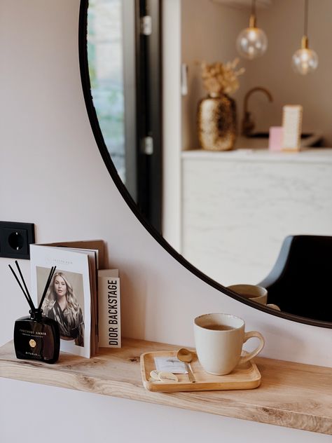 Salon Interior Photography, Hair Station Decor, Hairdresser Salon Interior, Floating Salon Stations, Hair Salon Coffee Bar Ideas, Black And White Salon Decor, Salon Station Decor, Hairsalon Inspiration, Small Hair Salon Ideas