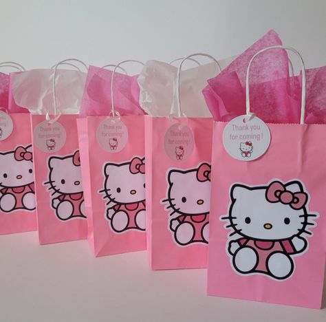 Hello Kitty Goody Bags Ideas, Hello Kitty Favor Bags, Hello Kitty Birthday Favors, Hello Kitty Birthday Ideas Decoration, Hello Kitty Goodie Bag Ideas, Hello Kitty Party Ideas Diy, Hello Kitty Treat Bags, Sanrio Goodie Bags, Hello Kitty Birthday Party Favors