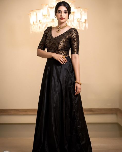 Lehenga For Stitching, Black Skirt And Top Indian, Black Onam Outfit, Kerala Skirt And Top Designs Black, Black Skirt Outfit Traditional, Black Skirt And Top Traditional, Pavada And Top Model, Black Pattupavada For Women, Set Pavada And Blouse For Women