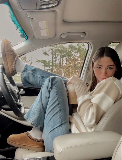 Ugg And Sweater Outfit, Fall Car Pictures, Leggings Outfit For Fall, Outfit Ideas September 2023, Fall Outfits 2023 Uggs, Brandy Melville Striped Sweater Outfit, Cropped Uggs Outfit, Comfy Going Out Shoes, Aesthetic Fall Outfits Cozy