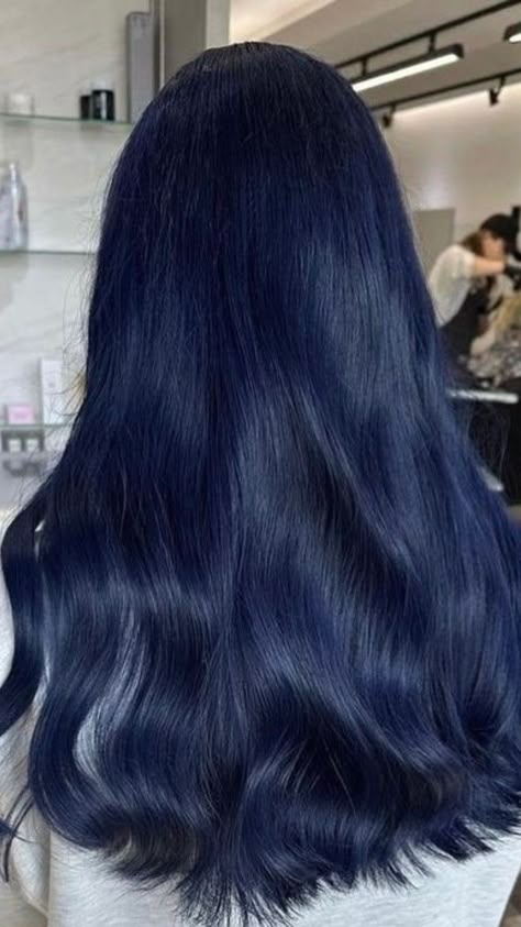 Dark Navy Hair Midnight Blue, Blue Hair Layers, Dark Midnight Blue Hair, Dark Blue Hair Color Ideas, Midnight Blue Hair Color, Smoky Blue Hair, Deep Blue Hair, Hair Goals Curly, Darcy Vega Zodiac