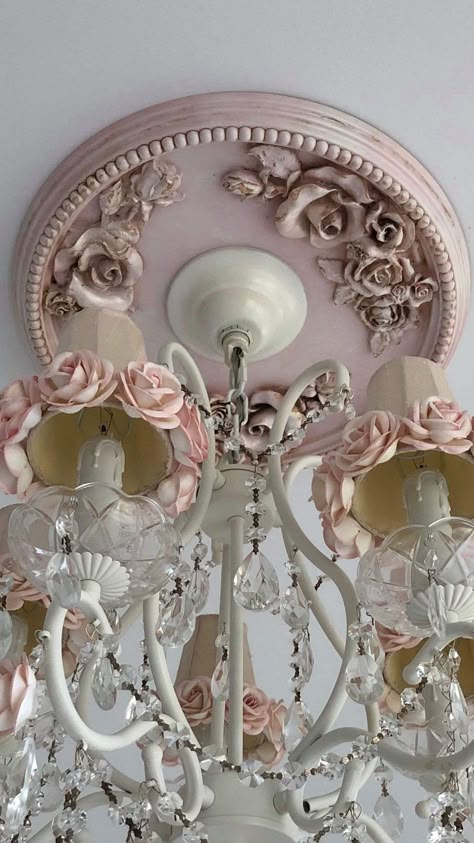 Pink Ceiling Bedroom, Chandelier Aesthetic, Shabby Chic Aesthetic, Pink Chandelier, Shabby Chic Home Decor, Rose Crown, Estilo Shabby Chic, Brown House, Shabby Chic Crafts