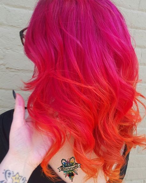 18 Shades of Hair Color Show Pink And Orange Hair, Red Orange Hair, Toned Hair, Sunset Hair, Hair Colorful, Neon Hair, Coloured Hair, Beautiful Hair Color, Fun Hair