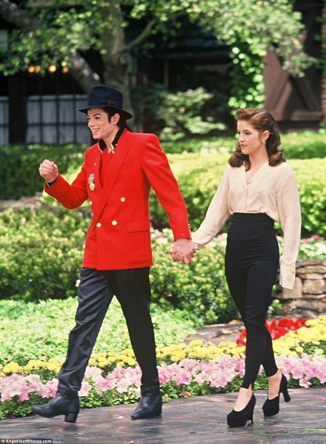 Long musical history: The property was the marital home of the King of Pop and Lisa Marie Presley (seen here prior to their 1996 divorce) Lisa Presley, Michael Jackson Neverland, Elvis Priscilla, Whimsical Nature, Michael Jackson King Of Pop, Michael Jackson Smile, Michael Love, Army Pics, Elvis And Priscilla