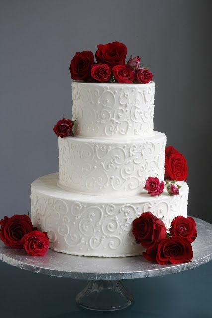 A Simple Cake: Wedding Cake with Fresh Flowers- From Trader Joe's Poker Wedding, Wedding Cake With Red Roses, Wedding Cake Simple Buttercream, Cake With Red Roses, Red Rose Wedding Cake, Opera Wedding, Fairy Tale Wedding Cake, Wedding Seasons, Wedding Cake Roses