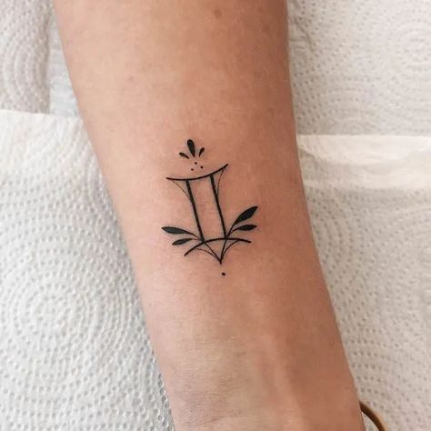 Gemini Symbol Tattoo For Women, Gemini Memorial Tattoo, Gemini Tattoo Small Simple, Gemini Wrist Tattoo, Gemini Tattoo Symbols, Tiny Gemini Tattoo, Tattoo Twins Symbol, Gemini Tattoo Aesthetic, Cute Gemini Tattoo