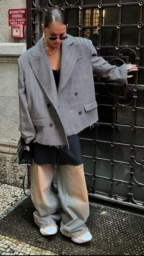 @marinafilatova MFW 2024 Looks Adidas, Fall Fit, Big Big, Estilo Chic, Looks Street Style, Game Dresses, Fashion Styling, Street Style Inspiration, Mode Inspo