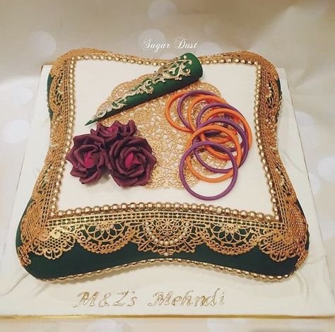 Mehendi Cake Designs, Mehndi Cake Ideas, Mehendi Cookies, Haldi Cake, Mehendi Cake, Saree Cake, Henna Cake Designs, Rimple Harpreet Narula, Mehndi Cake