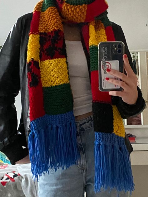 Harry Styles Knitwear, Harry Styles Knit, Harry Styles Scarf, Harry Styles Crochet Ideas, One Direction Crochet, Harry Styles Pattern, Crochet Harry Styles Cardigan, Harry Styles Inspired Crochet, Harry Styles Crochet Cardigan